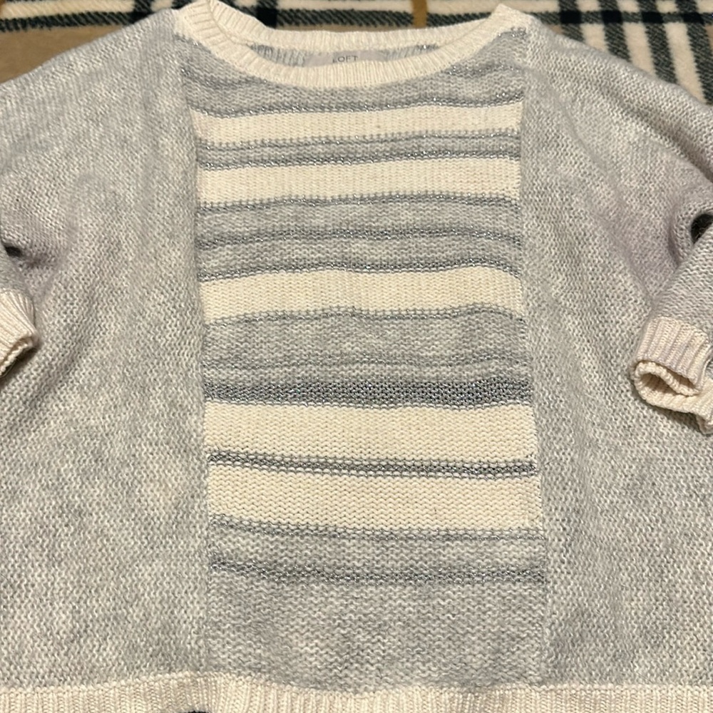 LOFT Sweater EUC - Picture 1 of 7